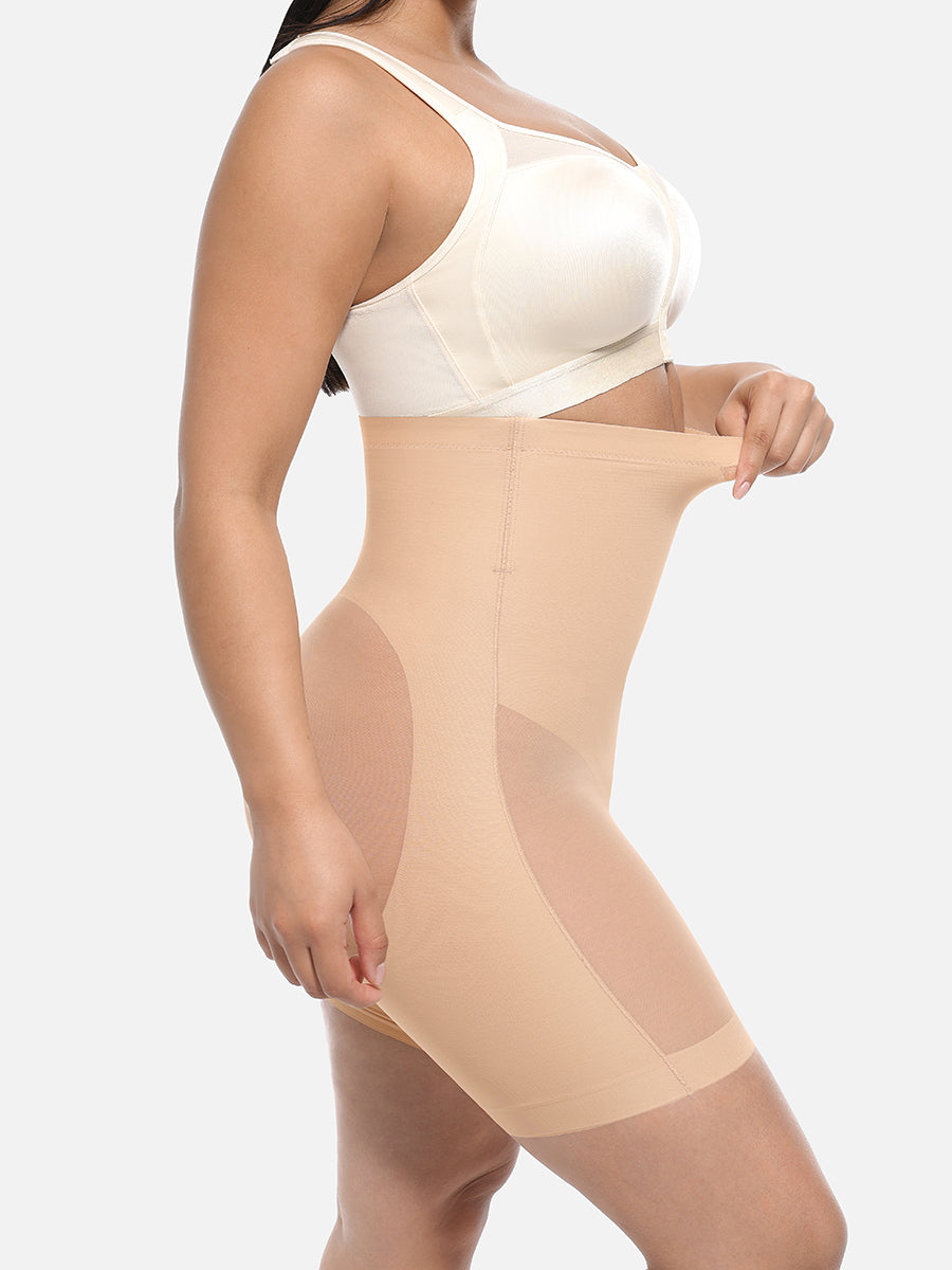 Power Silhouette Shaping Shorts in nude – close-up of the stretch of the high-rise waistband