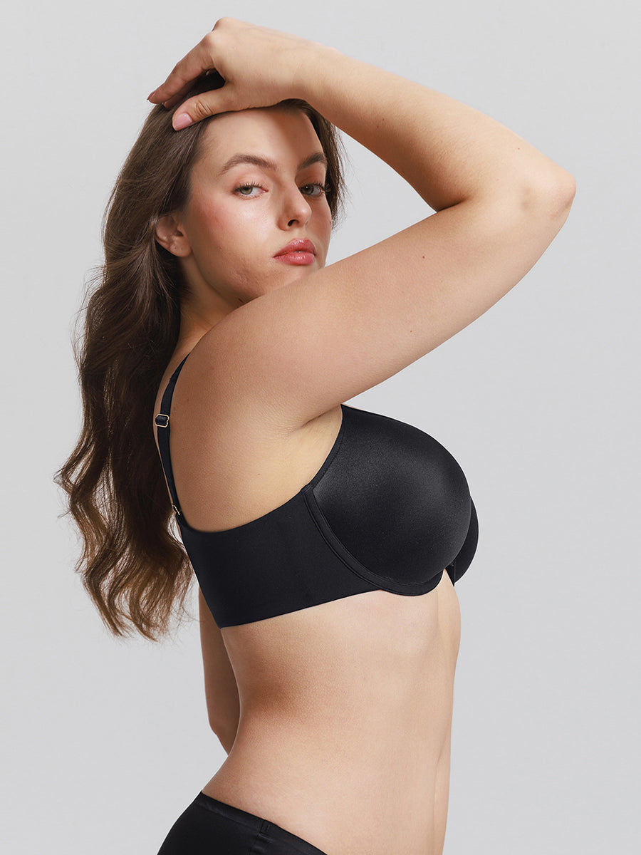 SoftHalo Wireless Bra in black – model posing with arms raised