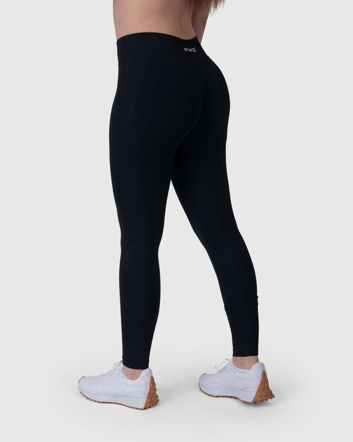Form Sculpting Leggings in black – alternate back view