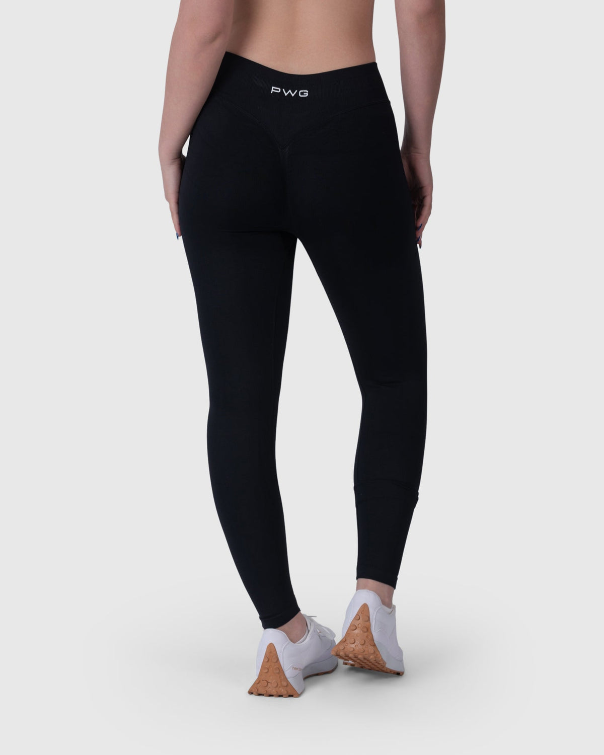 Form Sculpting Leggings in black – back view