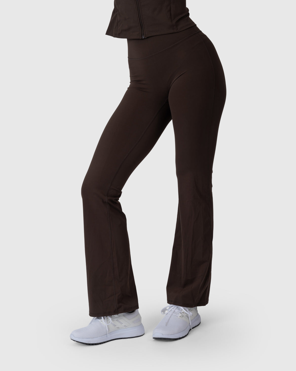 Align Soft Flared Leggings in espresso – side view
