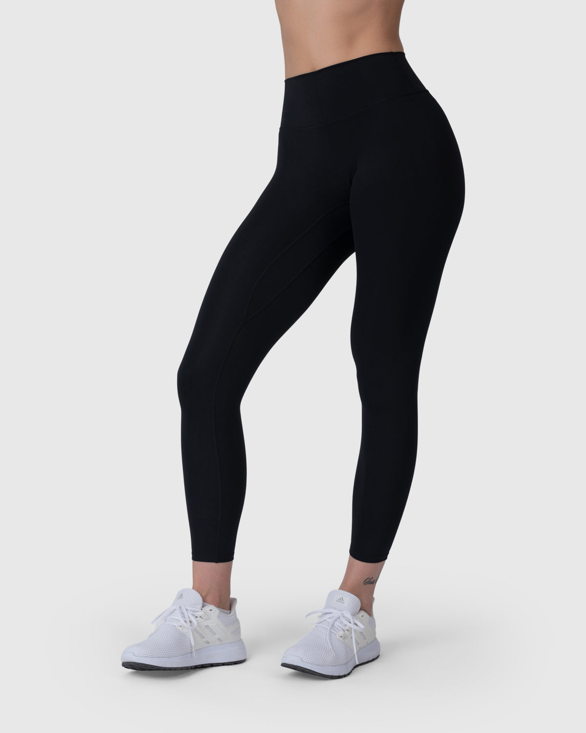Align Soft High Waisted Leggings in black – side view