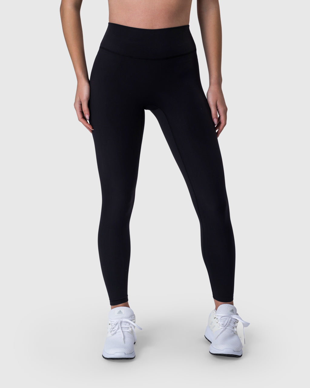 Core Leggings in black – front view