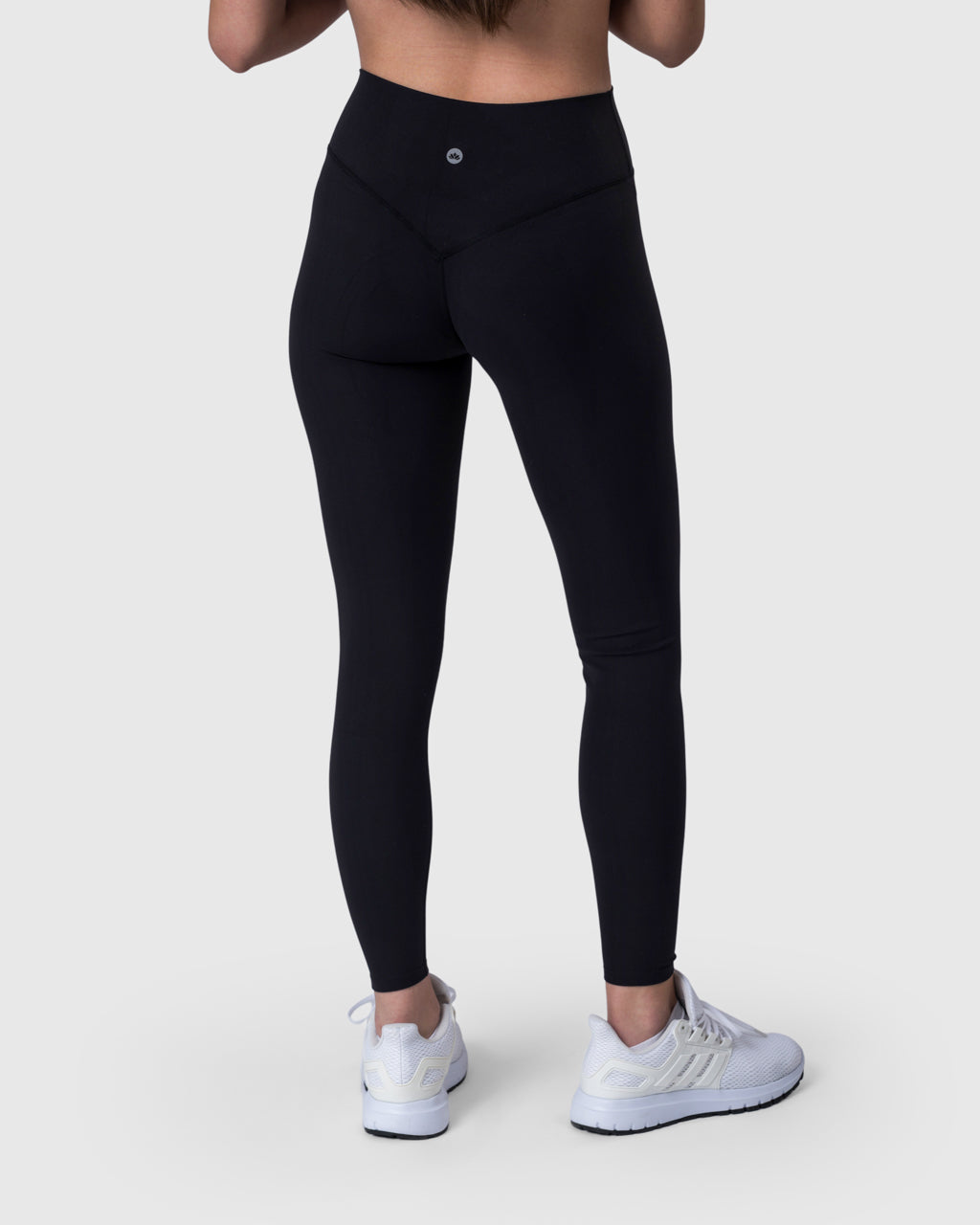 Core Leggings in black – alternate front view