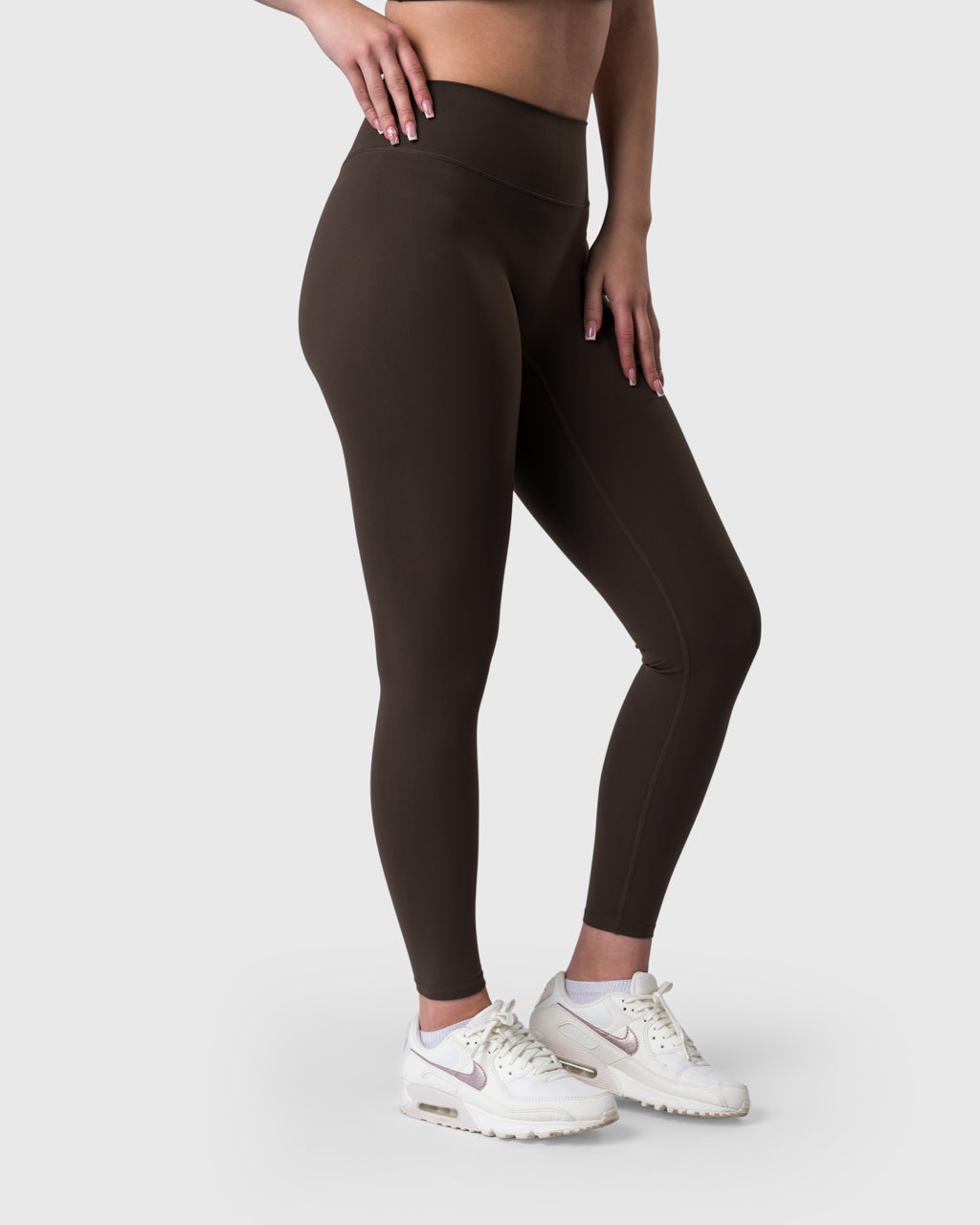 Core Leggings in mocha – alternate front view